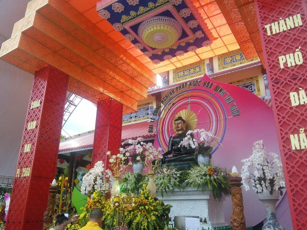 the-jade-buddha-is-beautifully-presented-at-chua-nam-hai-da-nang-june-2016